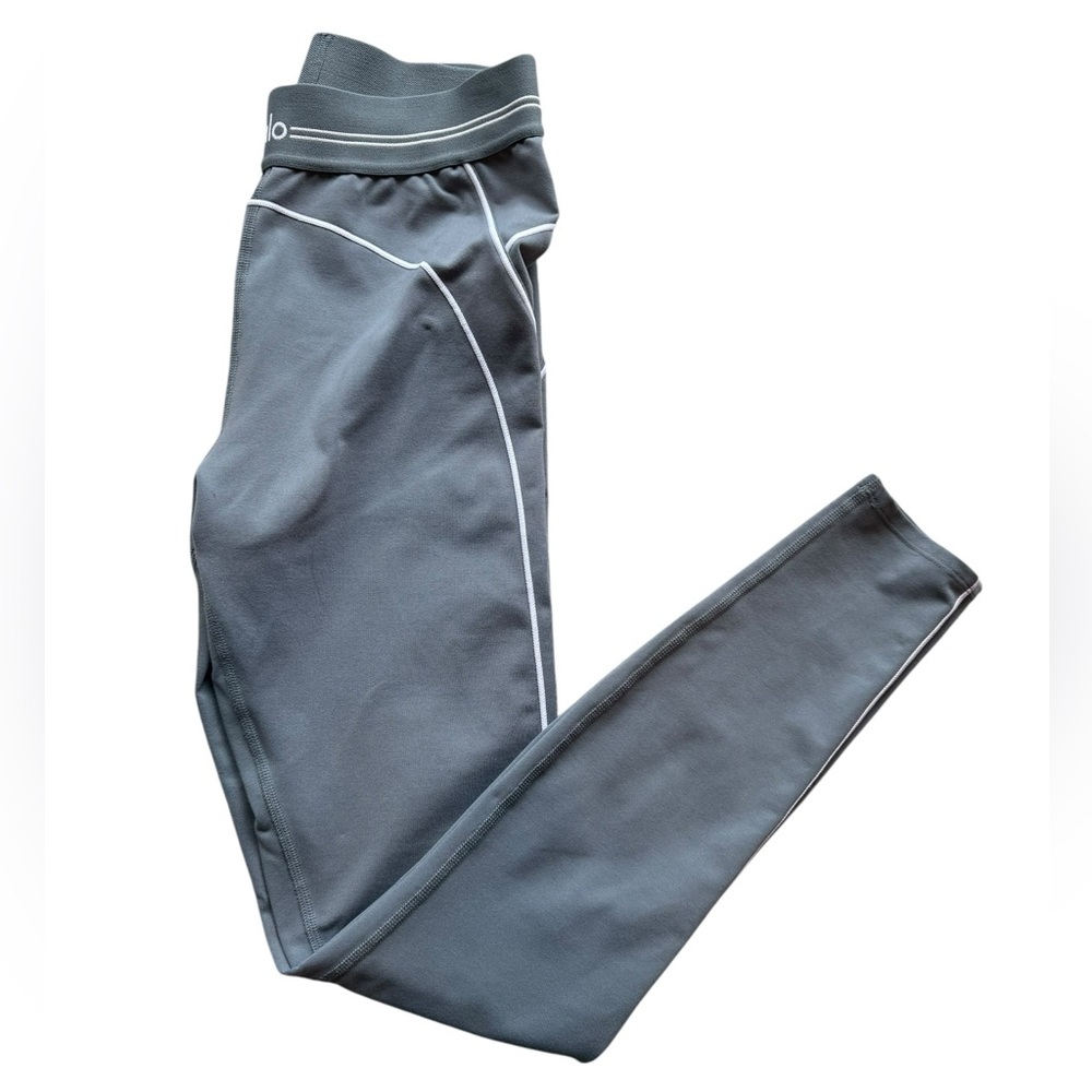 ALO YOGA Airbrush High-Waist Heart Throb Leggings in Steel Gray - Picture 6 of 13